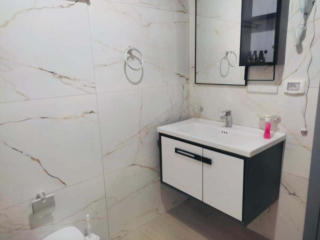 Petros Rooms هيماري المظهر الخارجي الصورة